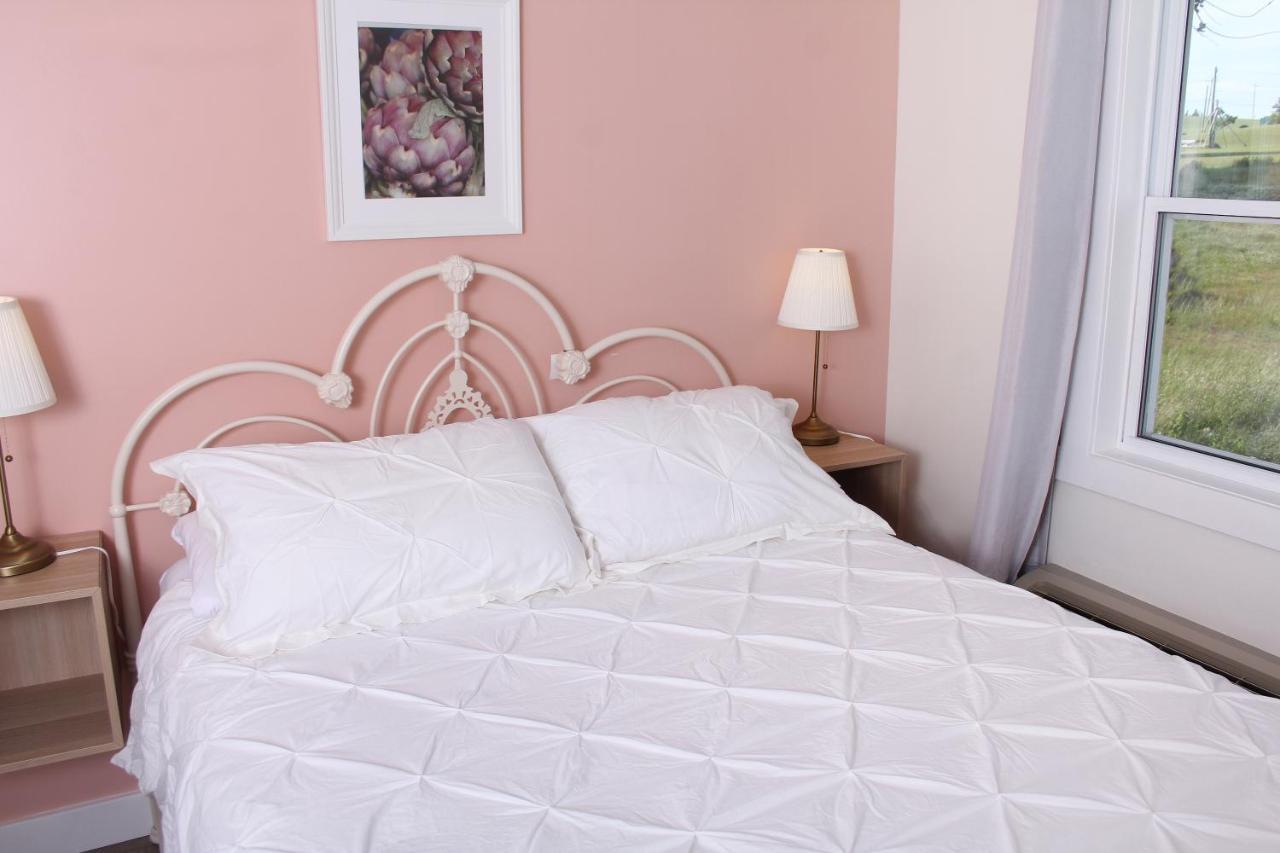 Gateway To Greenwich Suites Saint Peters Bay Esterno foto