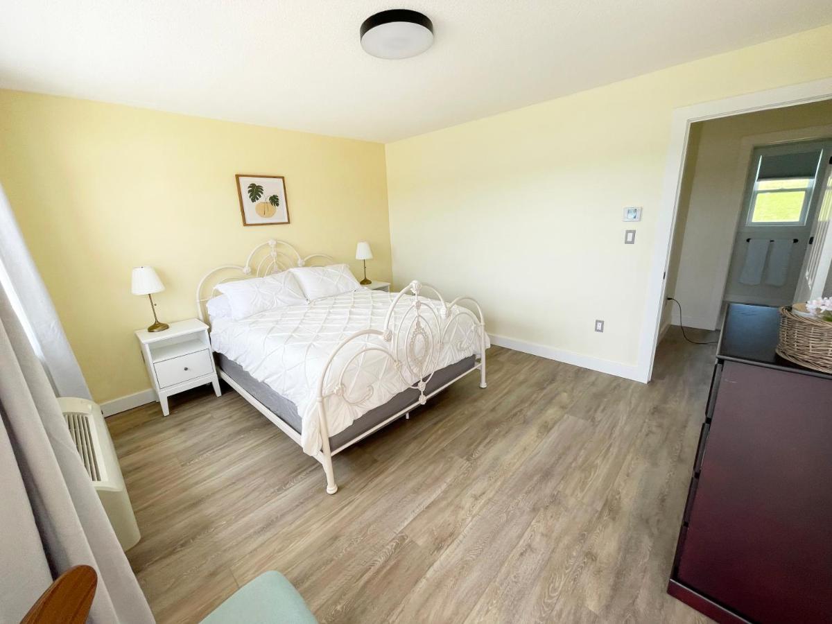 Gateway To Greenwich Suites Saint Peters Bay Esterno foto