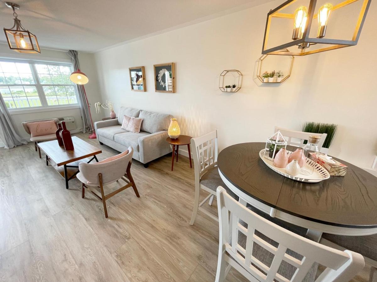Gateway To Greenwich Suites Saint Peters Bay Esterno foto